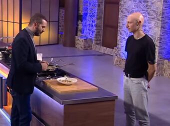 Συγκίνηση για τον παίκτη του Master Chef με την αλωπεκία: «Ξύπνησα και μαλλιά μου ήταν στο κρεβάτι» (vid)