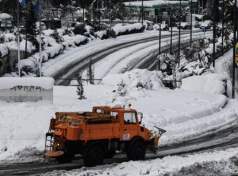 «Καμπανάκι» Καλλιάνου για τους δρόμους στην Αθήνα που μπορεί να στρωθούν με χιόνι: Μεσογείων, Κατεχάκη μεταξύ αυτών